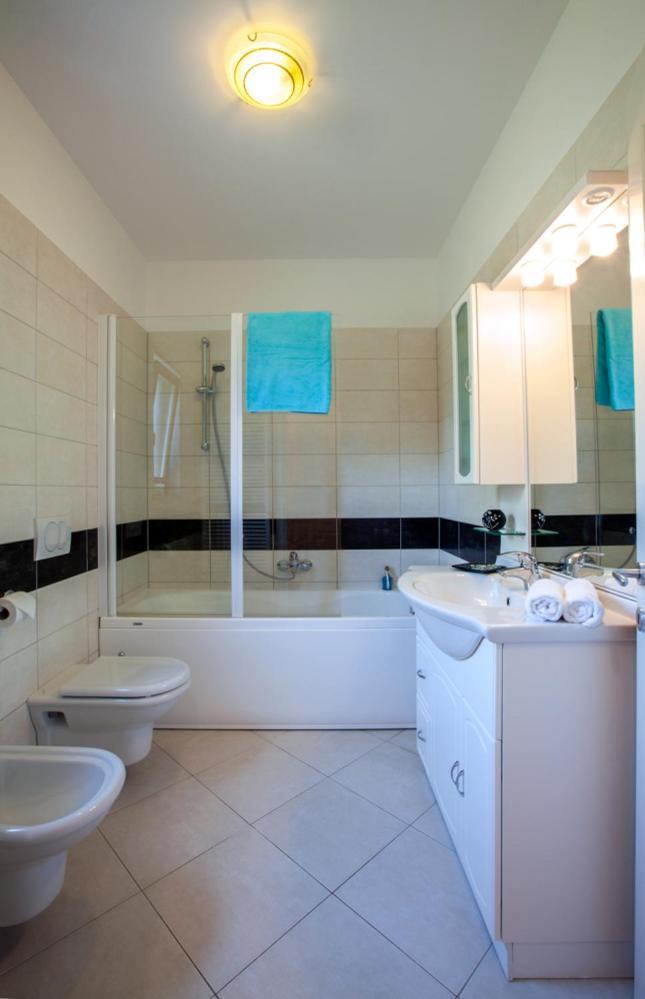 Villas Vilanija Umag Exterior foto